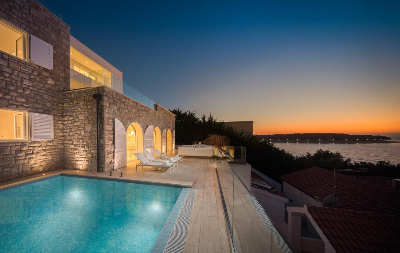 Luxury Seafront Villa Primosten Glamour With Private Pool, Sauna And Gym At The Beach In Primošten Exterior foto