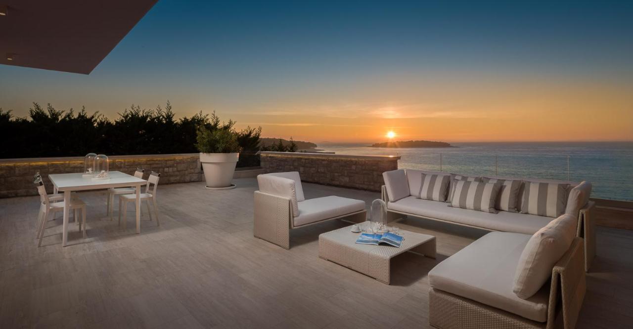 Luxury Seafront Villa Primosten Glamour With Private Pool, Sauna And Gym At The Beach In Primošten Exterior foto